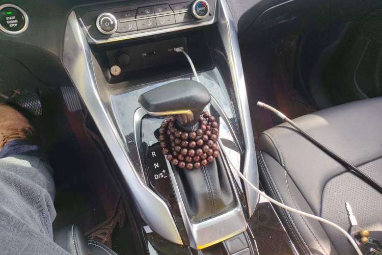 Used SAIC MAXUS G50 2020 1.5T Automatic Elite Edition Gear Lever