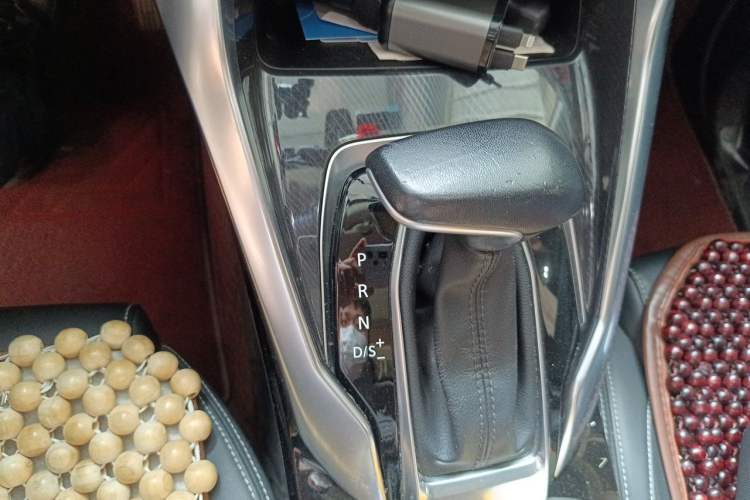 Used SAIC MAXUS G50 2020 1.5T Automatic Luxury Edition Gear Lever