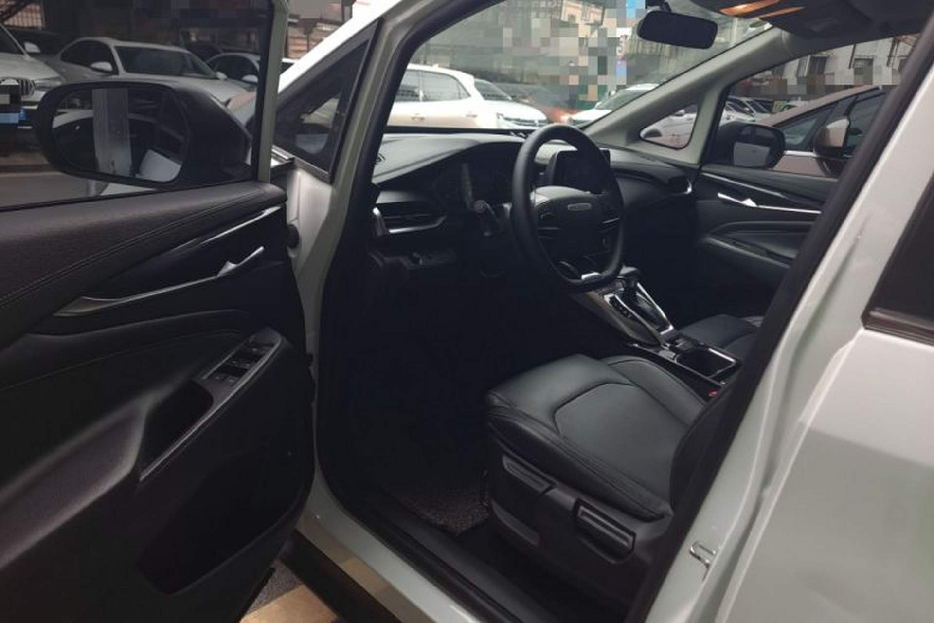 Used SAIC MAXUS G50 2020 1.5T Automatic Elite Edition Interior 3
