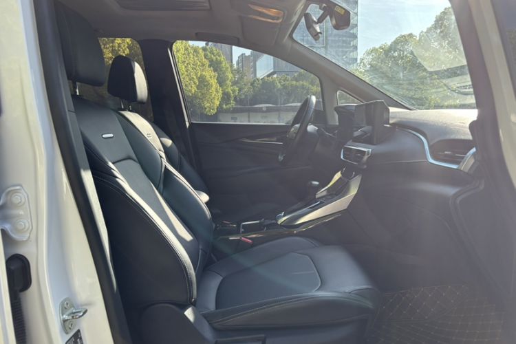 Used SAIC MAXUS G50 2020 1.5T Automatic Elite Edition Interior 3