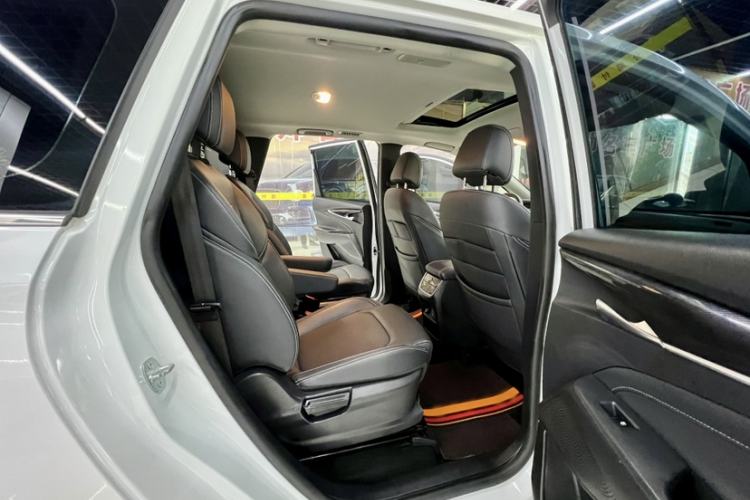 Used SAIC MAXUS G50 2020 1.5T Automatic Elite Edition Interior 9