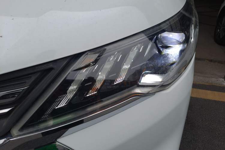 Used SAIC MAXUS G50 2020 1.5T Automatic Elite Edition Left Front Headlight