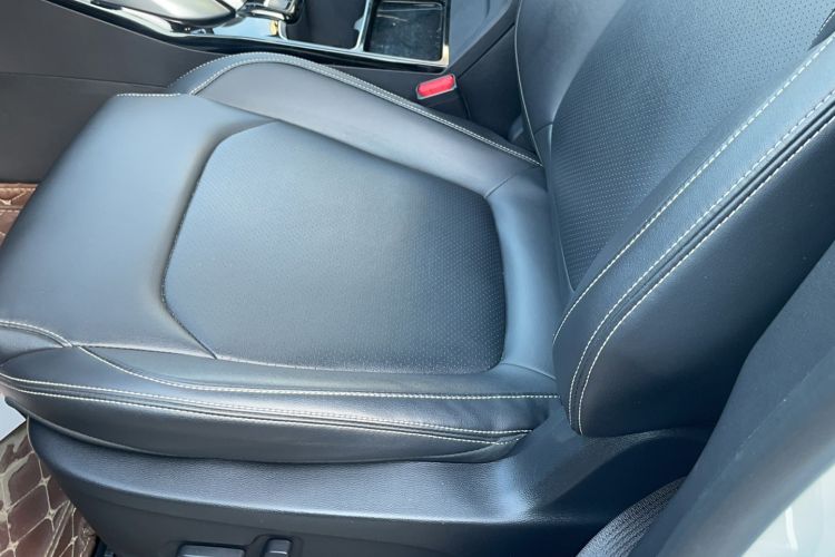 Used SAIC MAXUS G50 2020 1.5T Automatic Luxury Edition Left Front Seat