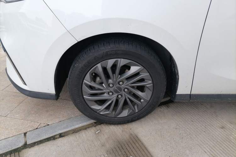 Used SAIC MAXUS G50 2020 1.5T Automatic Luxury Edition Left Front Wheel Hub