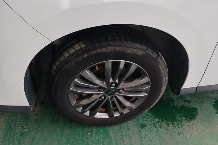 Used SAIC MAXUS G50 2020 1.5T Automatic Elite Edition Left Front Wheel Hub
