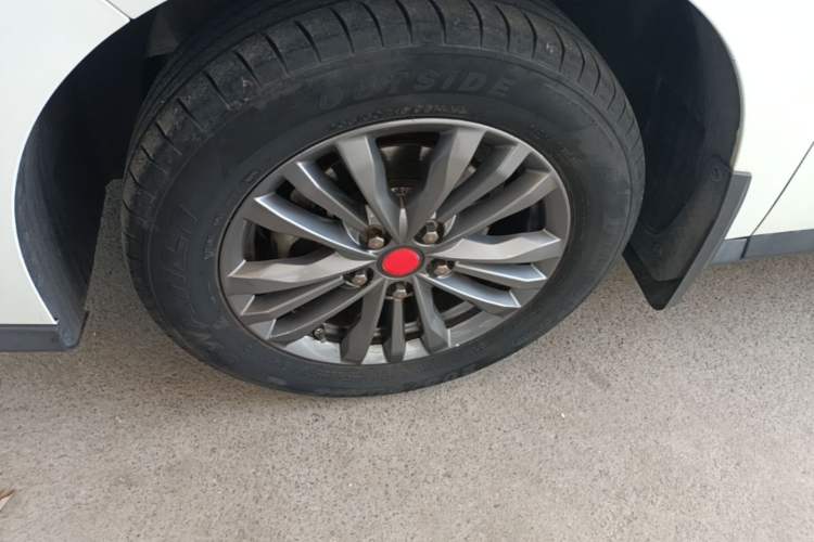 Used SAIC MAXUS G50 2020 1.5T Automatic Elite Edition Left Front Wheel Hub