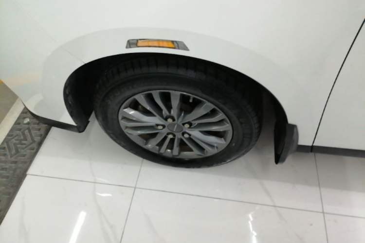 Used SAIC MAXUS G50 2020 1.5T Automatic Elite Edition Left Front Wheel Hub