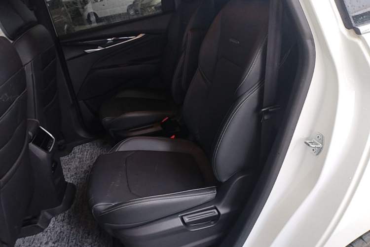 Used SAIC MAXUS G50 2020 1.5T Automatic Elite Edition Left Rear Seat