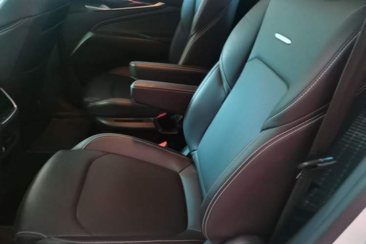 Used SAIC MAXUS G50 2020 1.5T Automatic Elite Edition Left Rear Seat