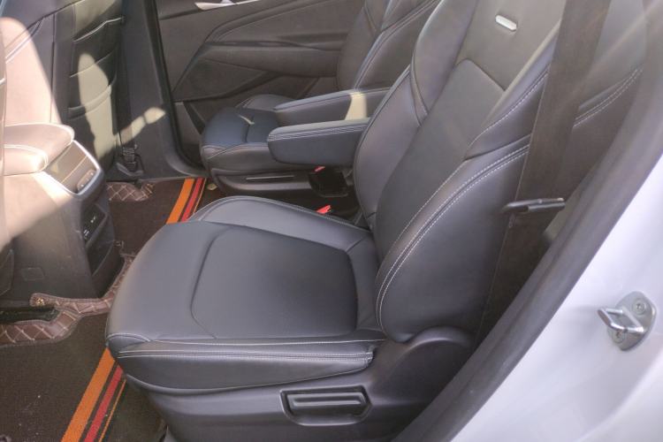 Used SAIC MAXUS G50 2020 1.5T Automatic Elite Edition Left Rear Seat