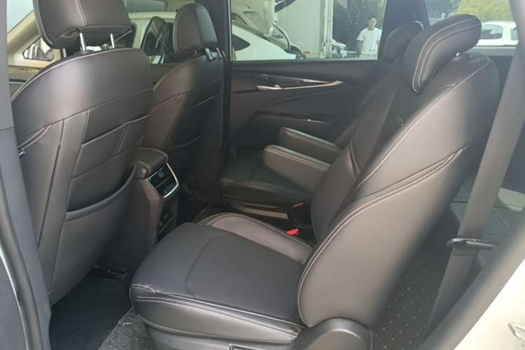 Used SAIC MAXUS G50 2020 1.5T Automatic Elite Edition Left Rear Seat