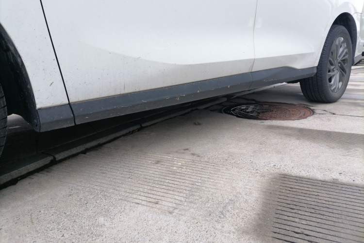 Used SAIC MAXUS G50 2020 1.5T Automatic Luxury Edition Left Side Sill