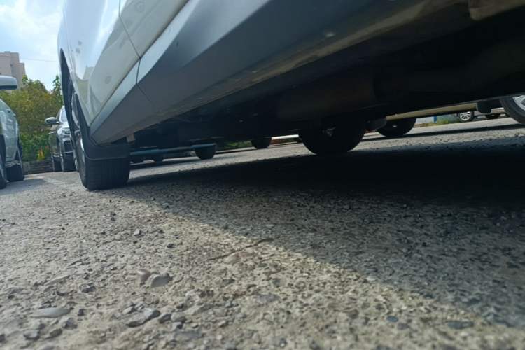 Used SAIC MAXUS G50 2020 1.5T Automatic Elite Edition Left Side Sill