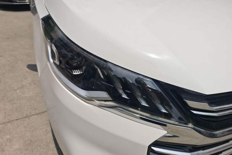 Used SAIC MAXUS G50 2020 1.5T Automatic Luxury Edition Right Front Headlight