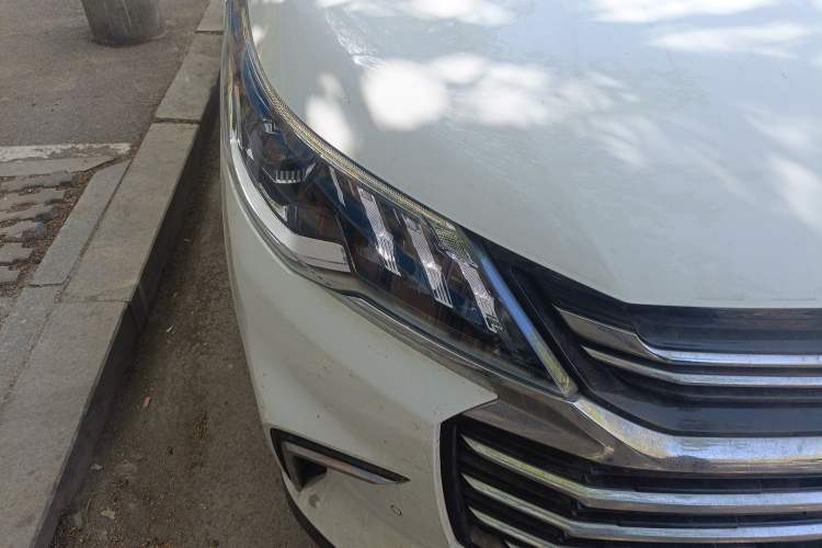 Used SAIC MAXUS G50 2020 1.5T Automatic Luxury Edition Right Front Headlight