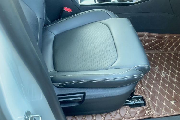 Used SAIC MAXUS G50 2020 1.5T Automatic Luxury Edition Right Front Seat