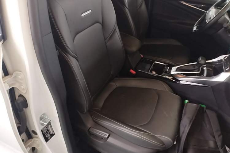 Used SAIC MAXUS G50 2020 1.5T Automatic Elite Edition Right Front Seat