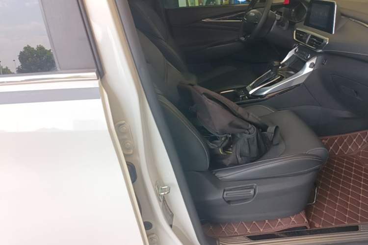Used SAIC MAXUS G50 2020 1.5T Automatic Elite Edition Right Front Seat