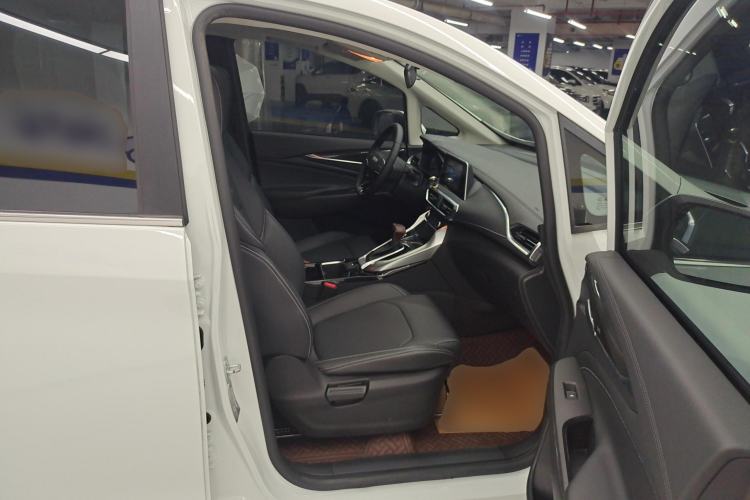 Used SAIC MAXUS G50 2020 1.5T Automatic Elite Edition Right Front Seat