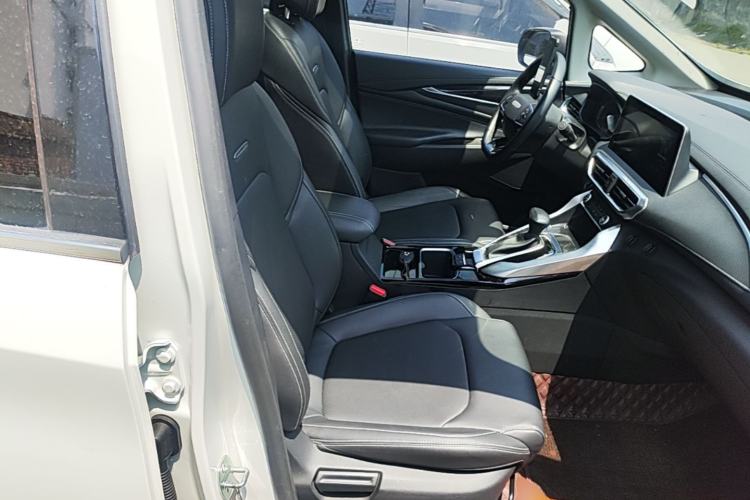 Used SAIC MAXUS G50 2020 1.5T Automatic Luxury Edition Right Front Seat