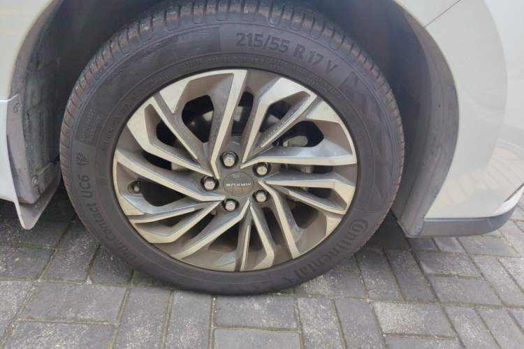 Used SAIC MAXUS G50  Right Front Wheel Hub