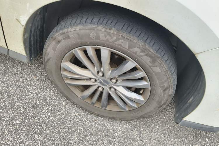 Used SAIC MAXUS G50 2020 1.5T Automatic Elite Edition Right Front Wheel Hub