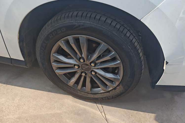 Used SAIC MAXUS G50 2020 1.5T Automatic Elite Edition Right Front Wheel Hub