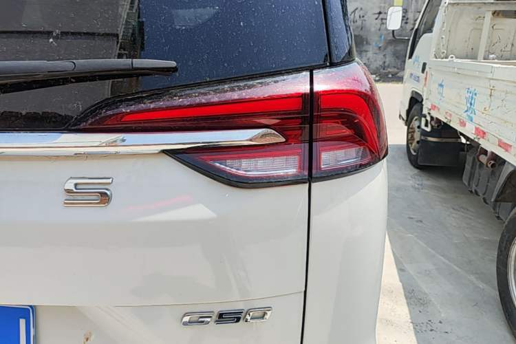 Used SAIC MAXUS G50 2020 1.5T Automatic Luxury Edition Right Rear Taillight
