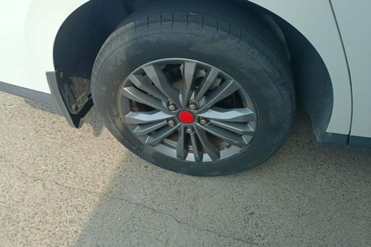 Used SAIC MAXUS G50 2020 1.5T Automatic Elite Edition Right Rear Wheel Hub