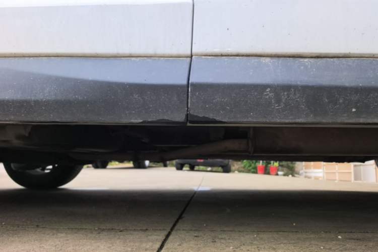 Used SAIC MAXUS G50 2020 1.5T Automatic Elite Edition Right Side Sill