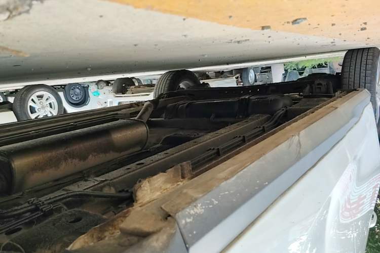 Used SAIC MAXUS G50 2020 1.5T Automatic Elite Edition Right Side Sill