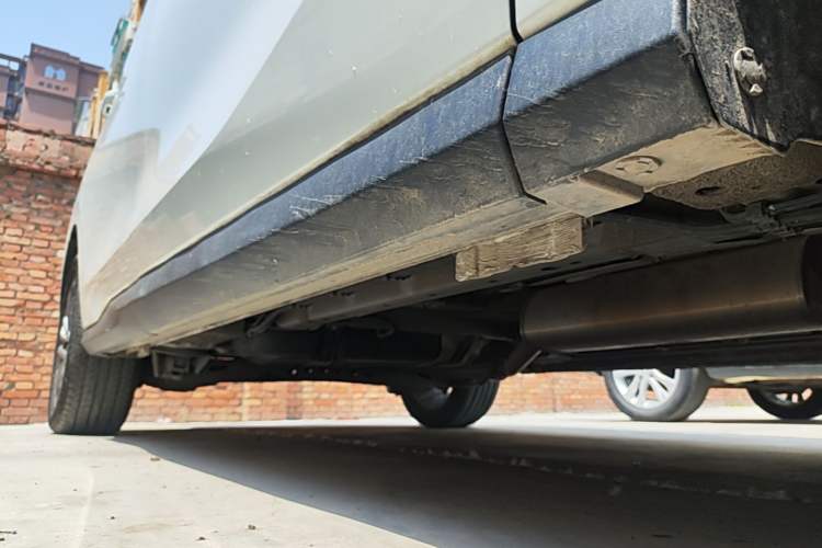 Used SAIC MAXUS G50 2020 1.5T Automatic Luxury Edition Right Side Sill