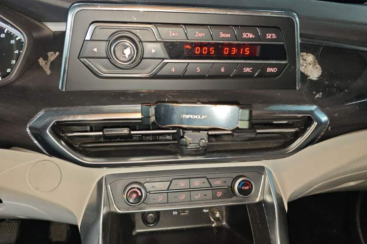 Used SAIC MAXUS G50 2021 1.5T Manual Comfort A Audio And AC Panel