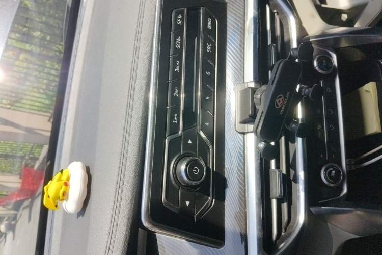 Used SAIC MAXUS G50 2021 1.5T Manual Comfort A Audio And AC Panel