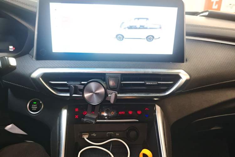 Used SAIC MAXUS G50 2021 PLUS 1.5T Automatic Navigation Version Audio And AC Panel