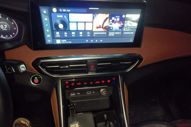 Used SAIC MAXUS G50 2021 PLUS 1.5T Automatic Escort Edition Audio And AC Panel