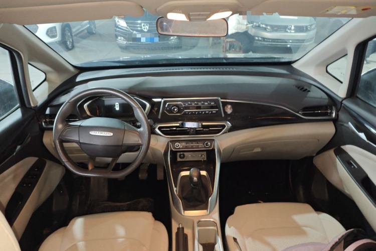 Used SAIC MAXUS G50 2021 1.5T Manual Comfort A Center Console