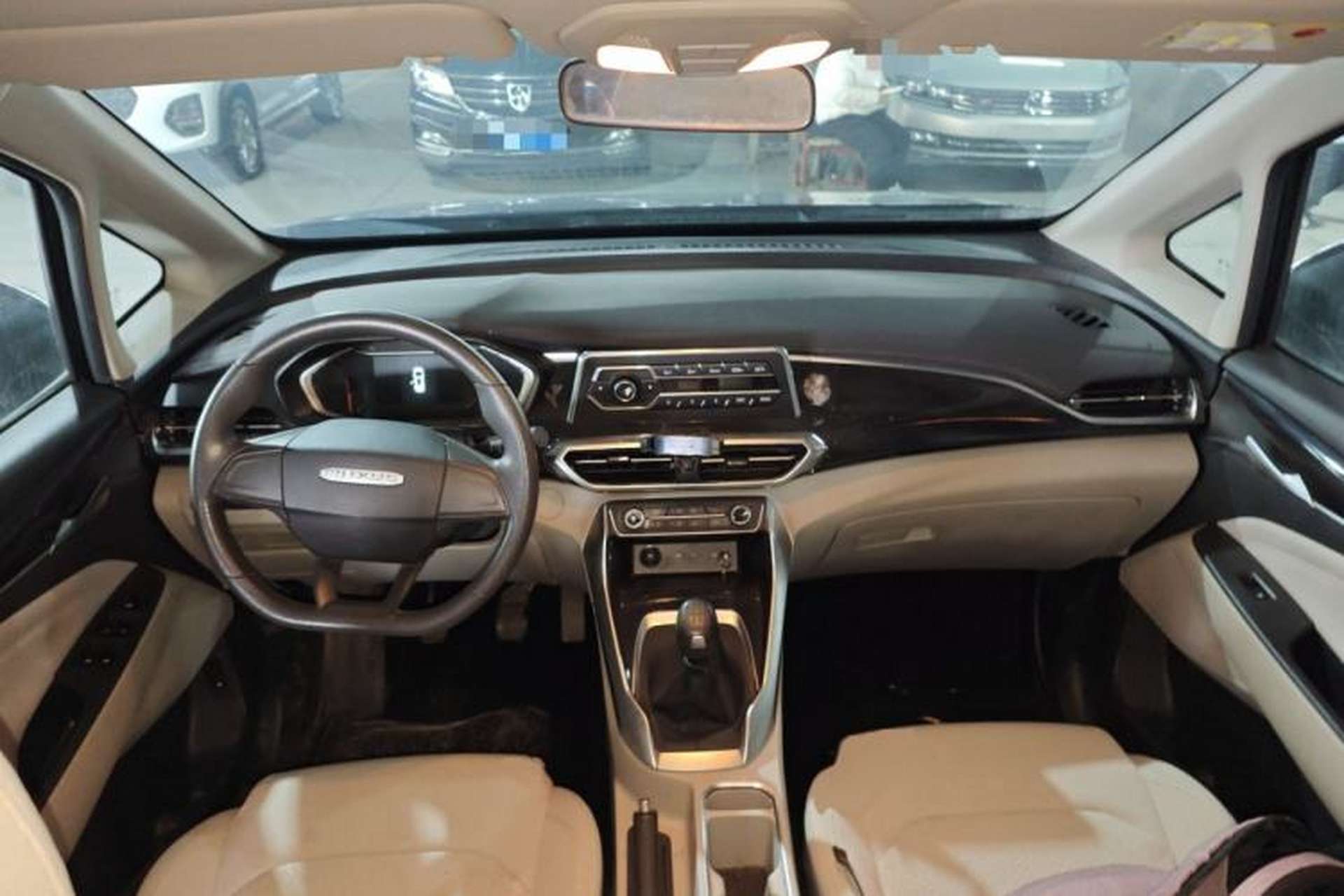 Used SAIC MAXUS G50 2021 1.5T Manual Comfort A Center Console
