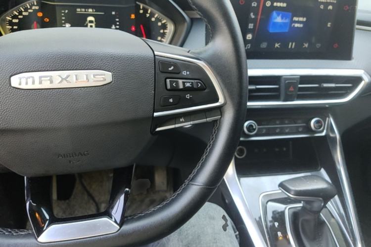Used SAIC MAXUS G50 2021 1.5T Automatic Comfort Touring B Center Console