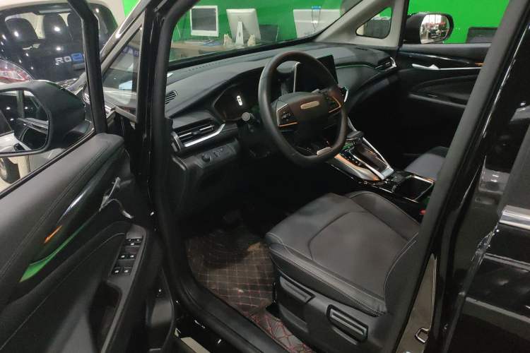 Used SAIC MAXUS G50 2021 1.5T Automatic Comfort Touring B Driver Seat