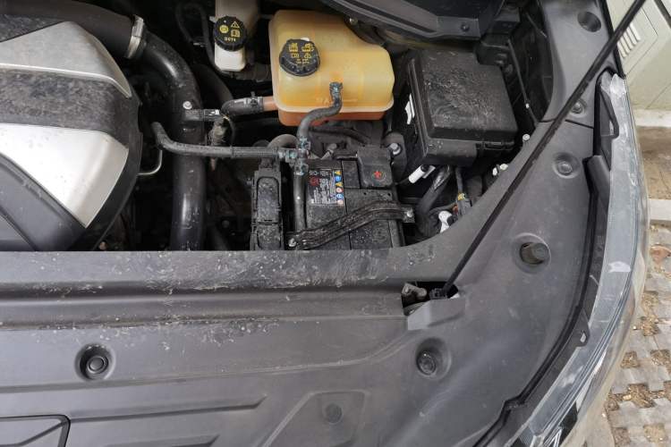 Used SAIC MAXUS G50 2021 1.5T Automatic Comfort Touring B Engine Bay Left