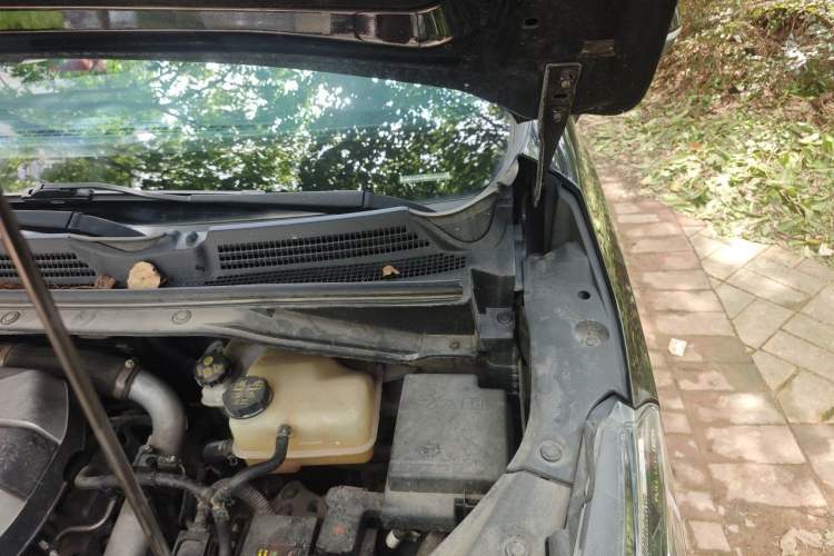 Used SAIC MAXUS G50 2021 PLUS 1.5T Automatic Travel Edition Engine Bay Left
