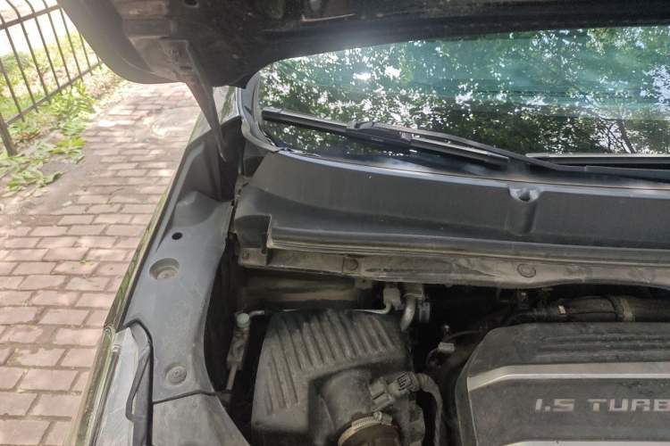 Used SAIC MAXUS G50 2021 PLUS 1.5T Automatic Travel Edition Engine Bay Right