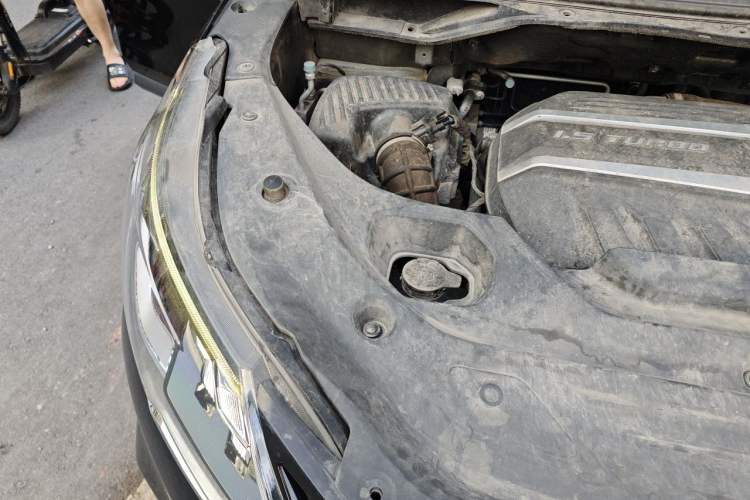 Used SAIC MAXUS G50 2021 1.5T Automatic Comfort Touring B Engine Bay Right