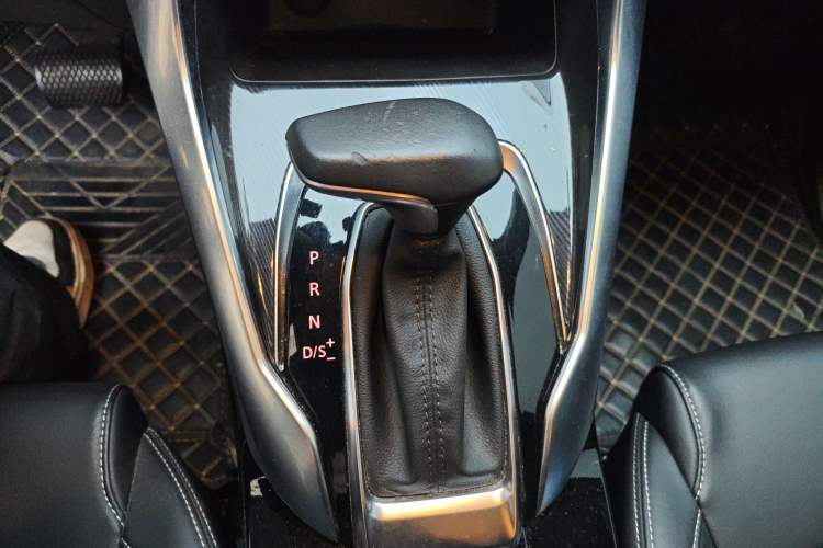 Used SAIC MAXUS G50 2021 1.5T Automatic Comfort Touring B Gear Lever