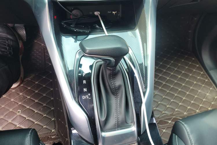 Used SAIC MAXUS G50 2021 1.5T Automatic Comfort Touring B Gear Lever