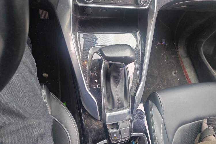 Used SAIC MAXUS G50 2021 1.5T Automatic Comfort Touring B Gear Lever