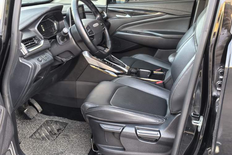 Used SAIC MAXUS G50 2021 1.5T Automatic Comfort Touring B Interior 3