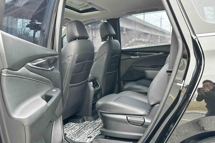 Used SAIC MAXUS G50 2021 1.5T Automatic Comfort Touring B Interior 4