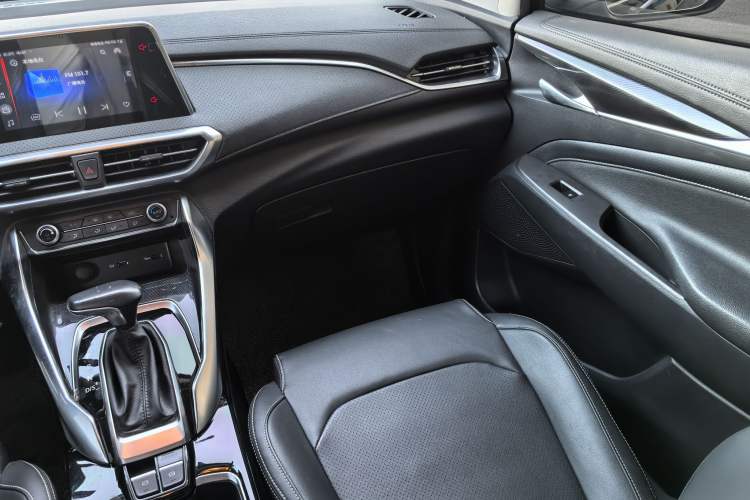 Used SAIC MAXUS G50 2021 1.5T Automatic Comfort Touring B Interior 5
